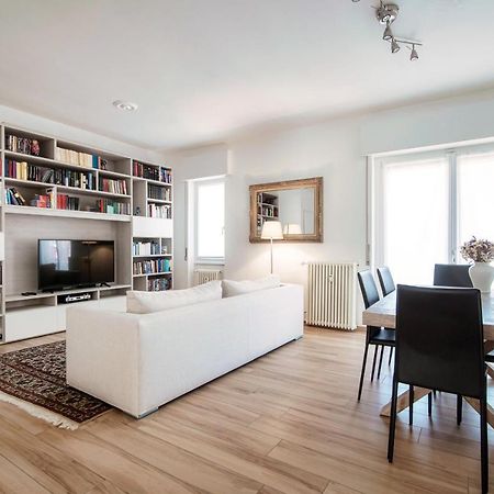 Piazza Roma - The House Of Travelers Apartman Como Kültér fotó