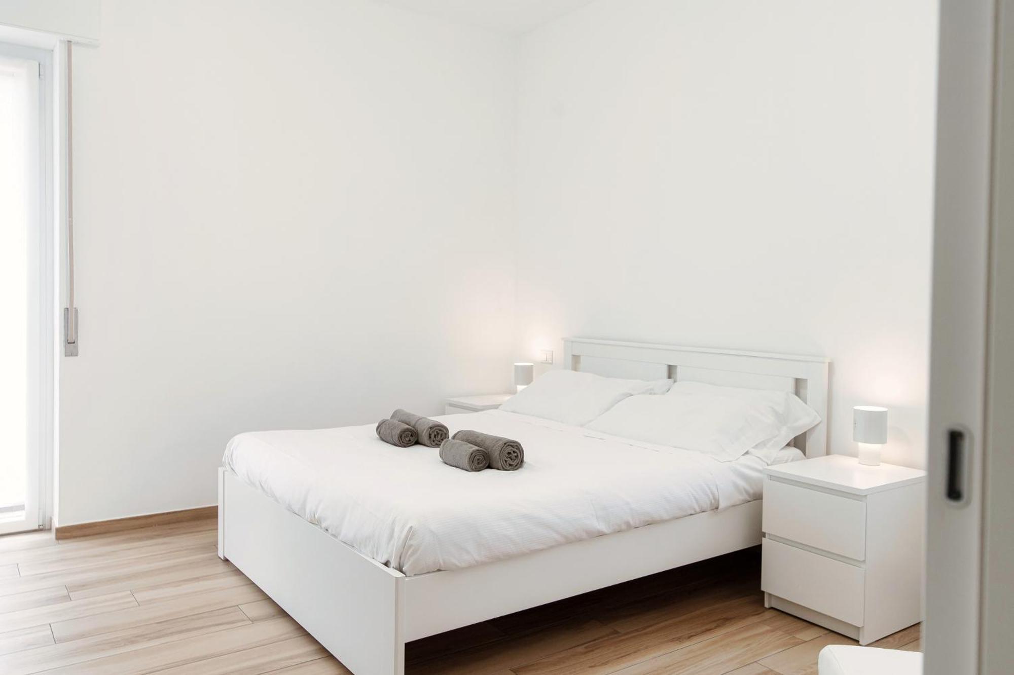 Piazza Roma - The House Of Travelers Apartman Como Kültér fotó